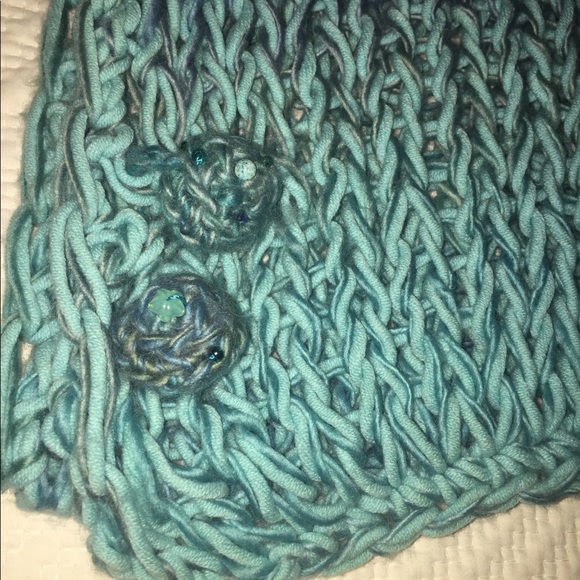 Handmade Knit Shawl - Turquoise - Picture 2 of 6